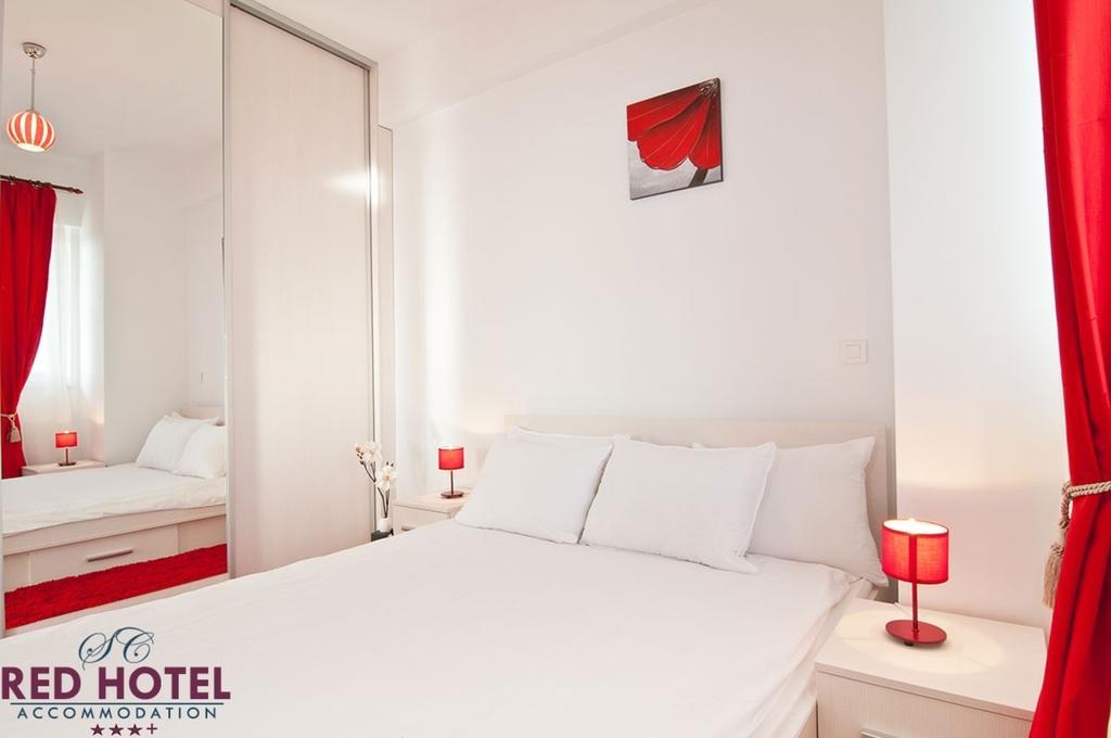 Red Hotel Accommodation クルージュ＝ナポカ エクステリア 写真