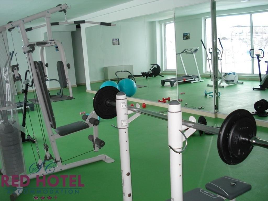 Red Hotel Accommodation クルージュ＝ナポカ エクステリア 写真
