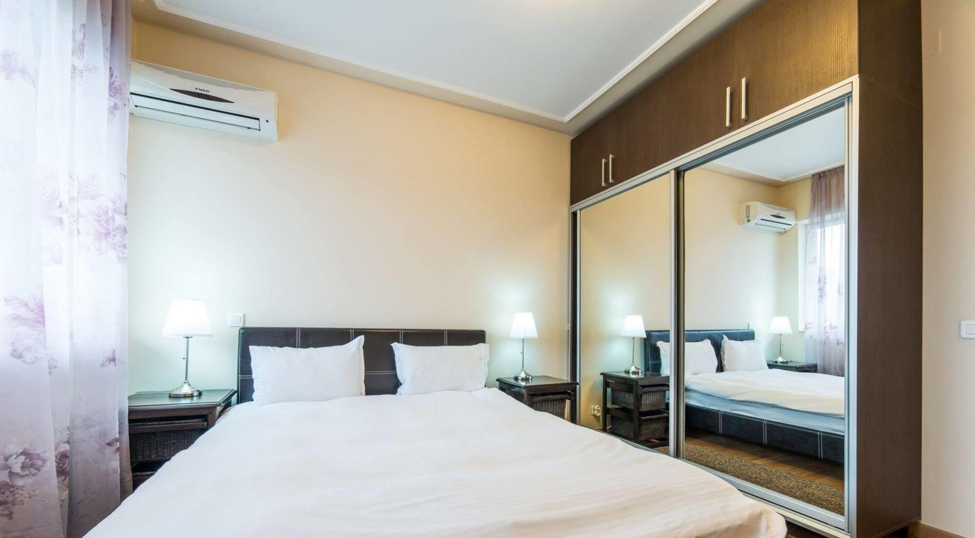 Red Hotel Accommodation クルージュ＝ナポカ エクステリア 写真